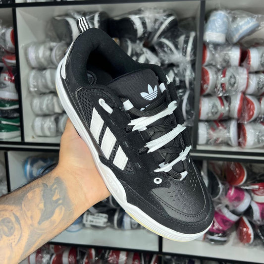 Adi 2000 Preto/branco